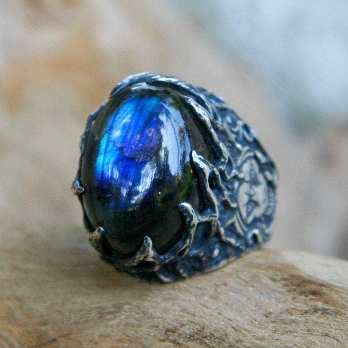 Men's Sterling Silver Labradorite Ring "Wise Lion" - blacktreelab