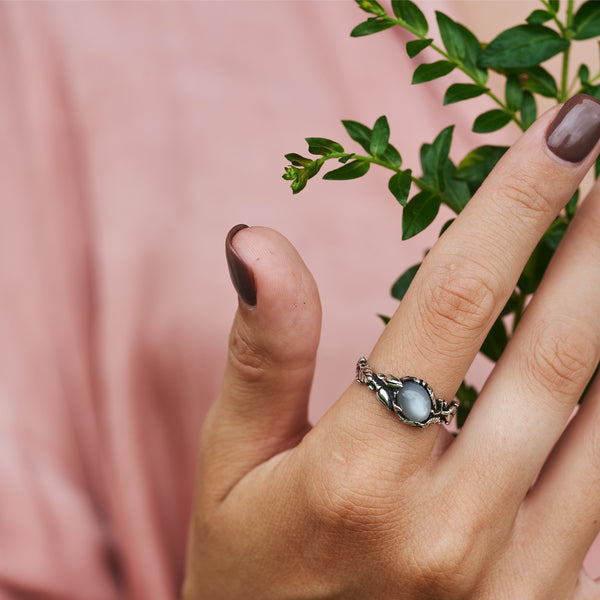 Moonstone Engagement ring "Alma"
