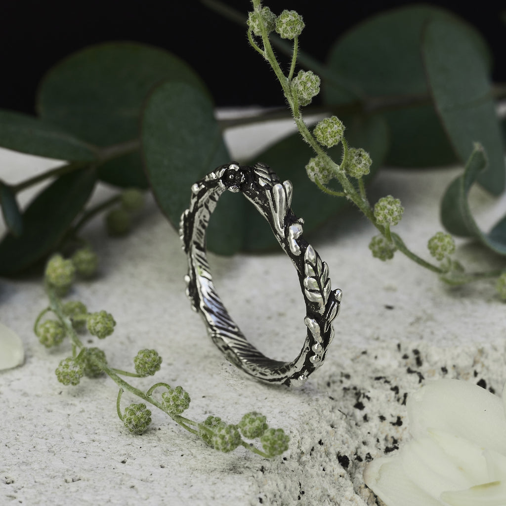 Women's Wedding Band "Mona" by BlackTreeLab