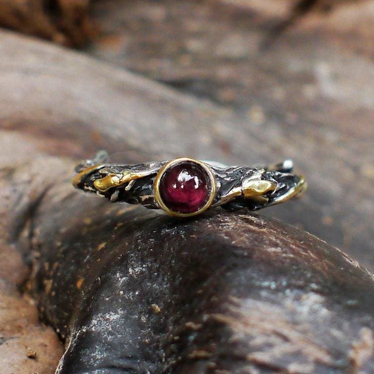 Sterling Silver Garnet Ring "Emmy" - blacktreelab
