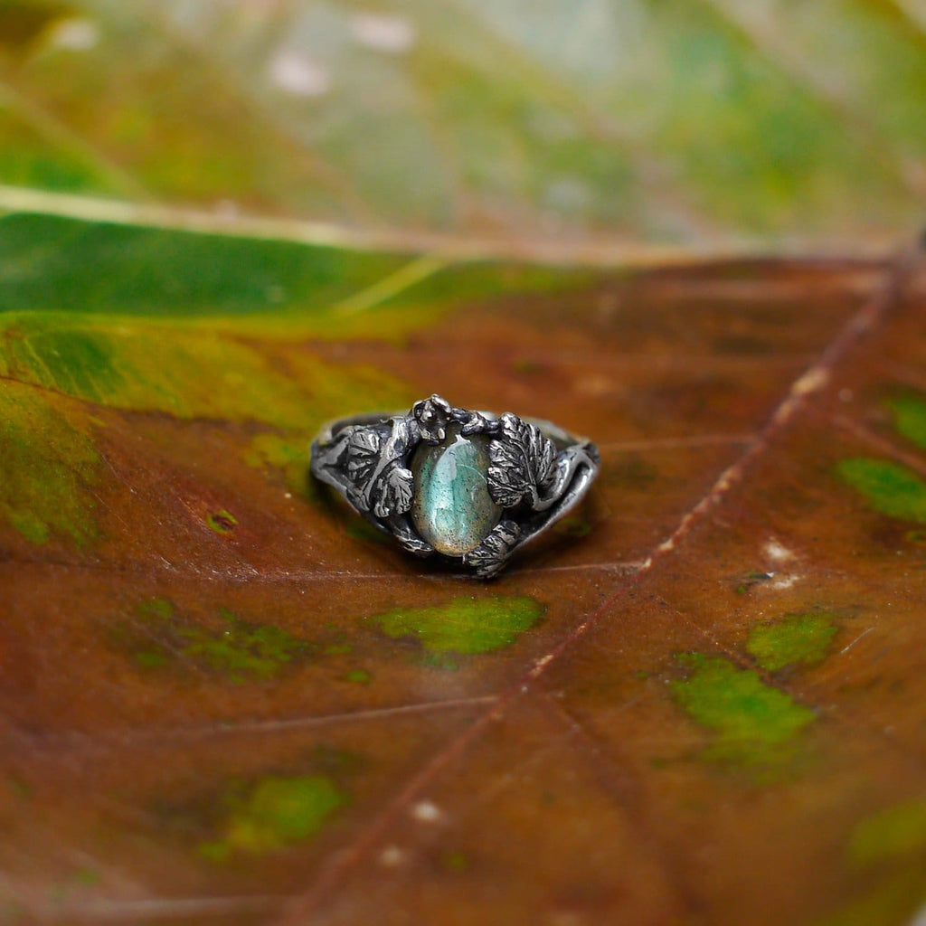 Sterling Silver Labradorite Ring "Daisy" - blacktreelab