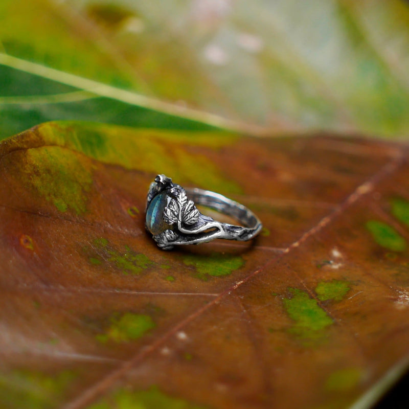 Sterling Silver Labradorite Ring "Daisy" - blacktreelab