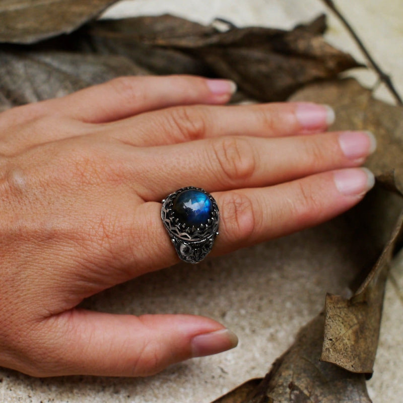 Sterling Silver Labradorite Ring "Sphynx Cat" - blacktreelab