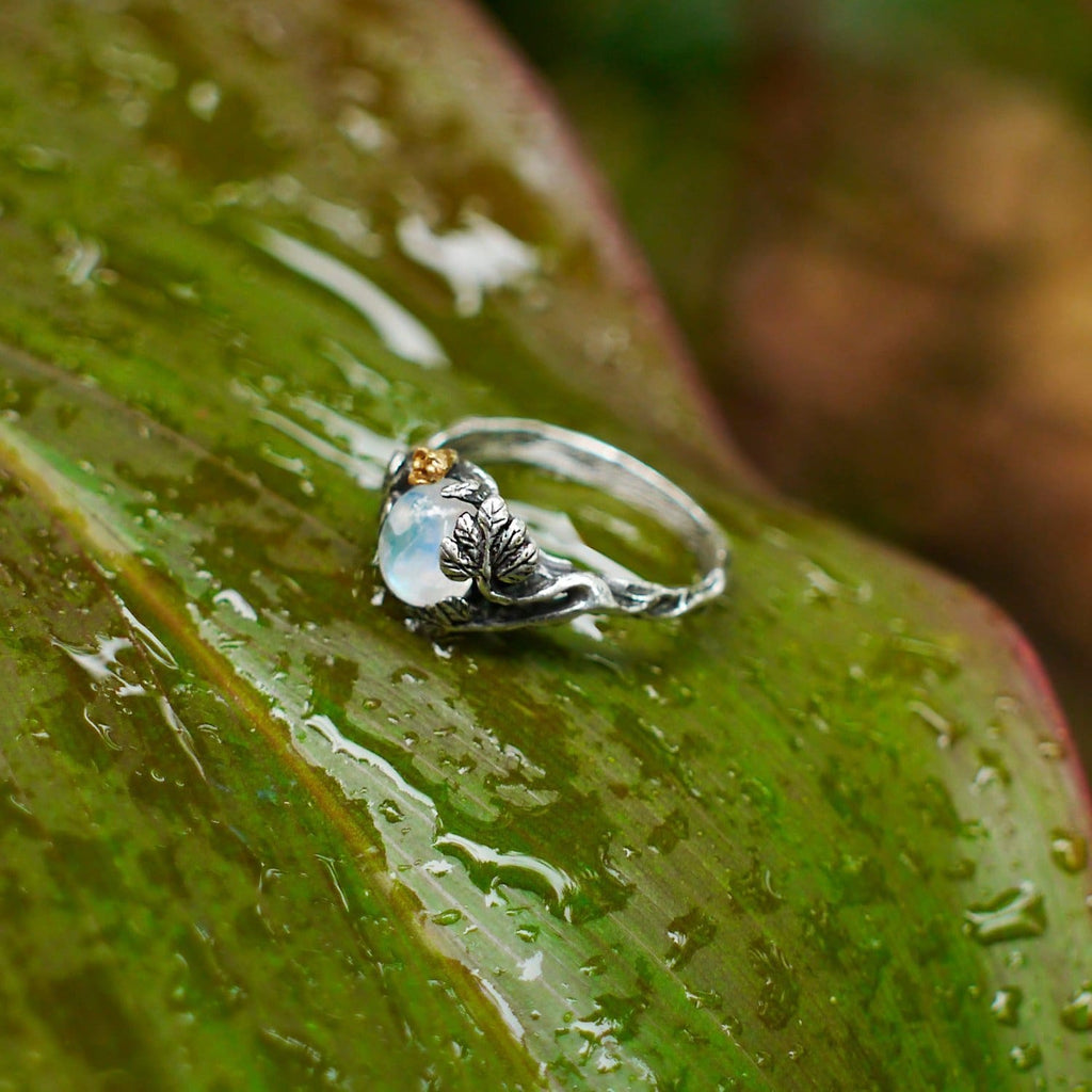 Sterling Silver Rainbow Moonstone Ring "Daisy" - blacktreelab