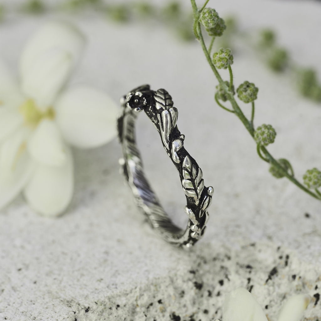 Women's Wedding Band "Mona" by BlackTreeLab