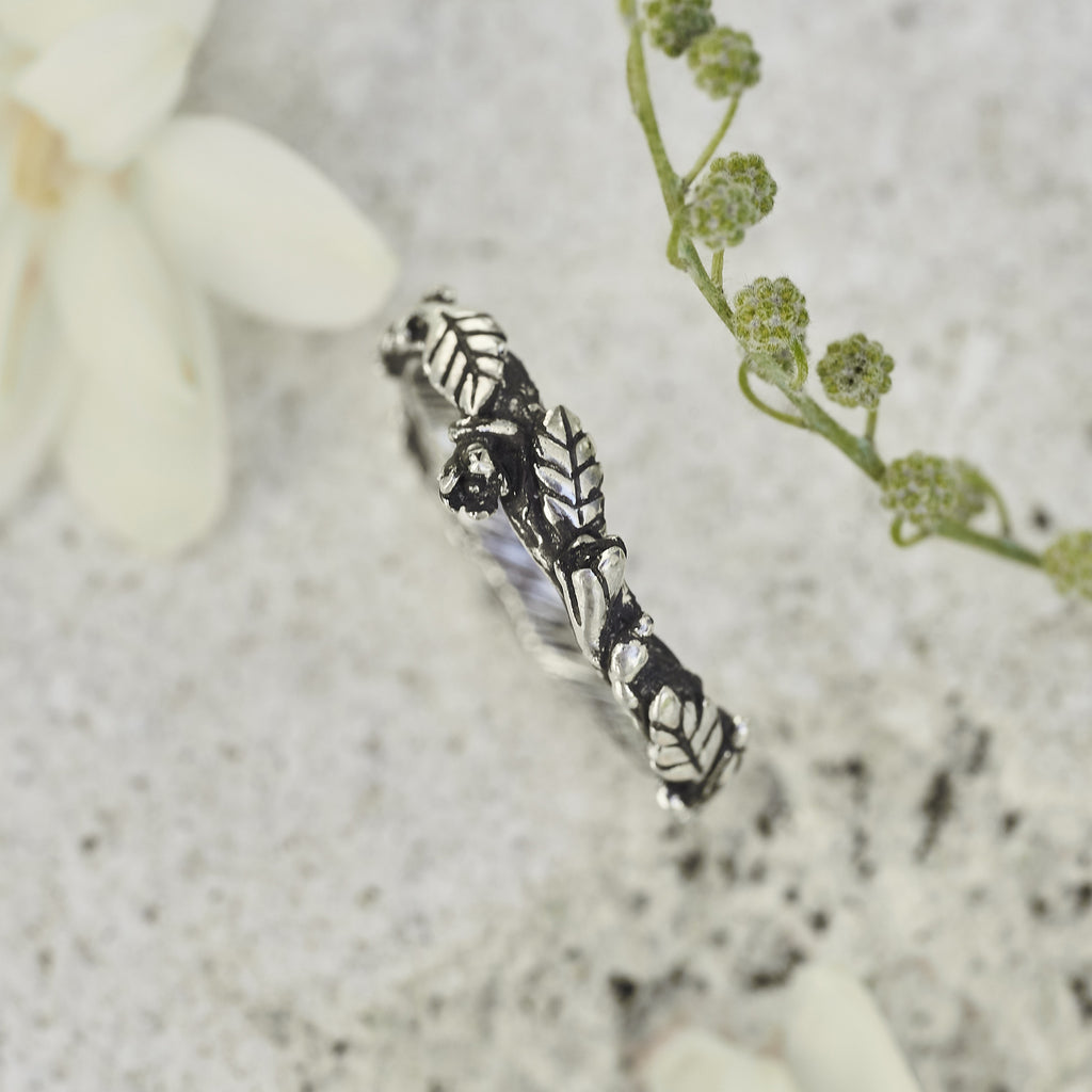 Women's Wedding Band "Mona" by BlackTreeLab